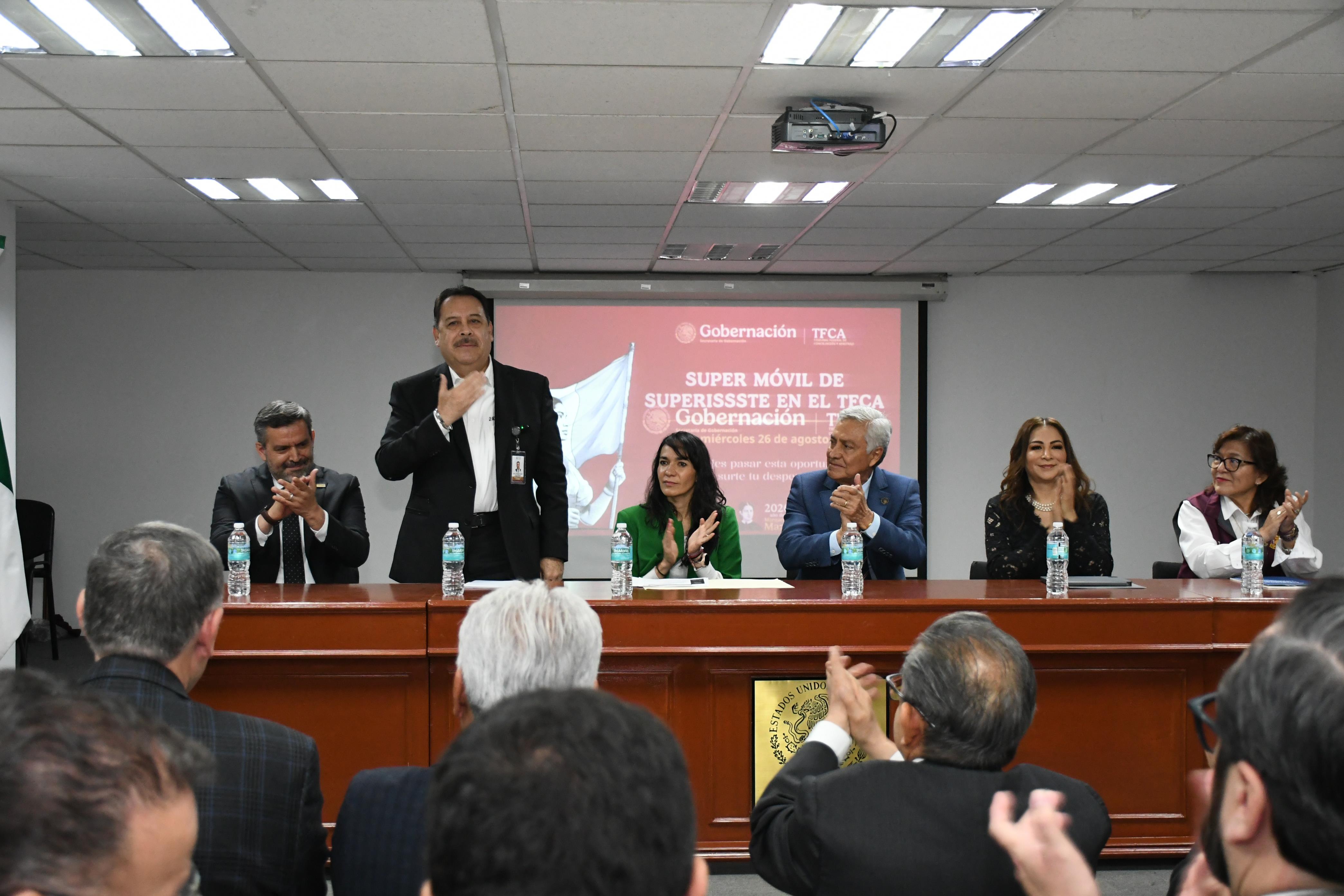 Inauguración de la Unidad Móvil de SuperISSSTE en el Tribunal Federal de Conciliación y Arbitraje